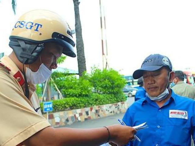 Tin tức trong ngày - Người dân TP.HCM có thể đánh giá sự hài lòng với CSGT qua điện thoại