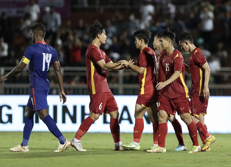 Fan Singapore xấu hổ vì đội nhà thua đậm &#34;đội hình B&#34; của ĐT Việt Nam - 1