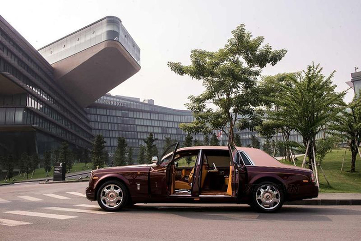 Rolls-Royce Ghost "dát vàng" của ông Trịnh Văn Quyết được đấu giá để trừ nợ - 3