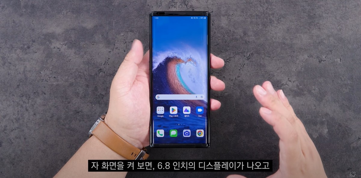 Video trên tay điện thoại màn hình cuộn khiến Samsung và Apple phải ghen tỵ - 3