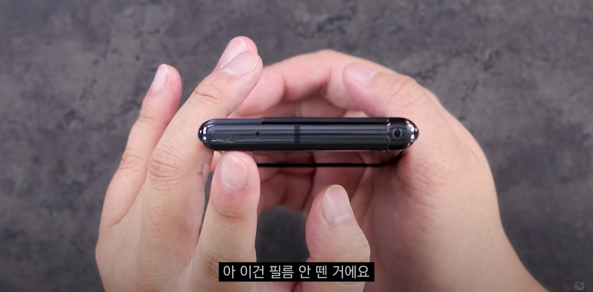 Video trên tay điện thoại màn hình cuộn khiến Samsung và Apple phải ghen tỵ - 6