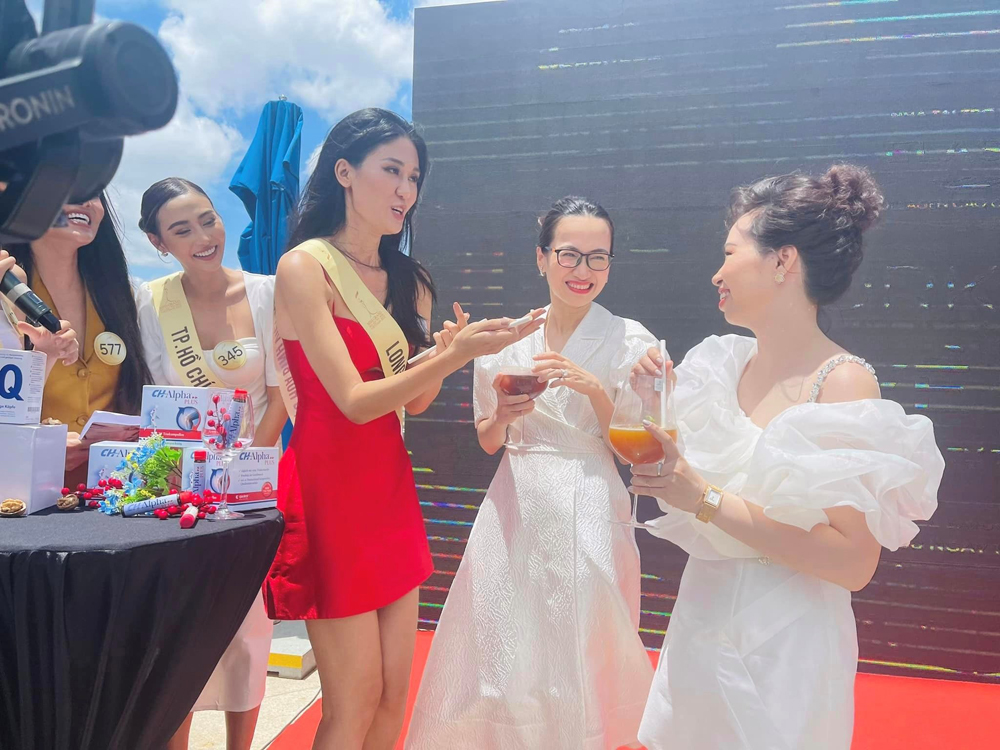 Bác sĩ Tô Lan Phương làm giám khảo Miss Grand Vietnam 2022 trong phần thi thấu hiểu làn da - 2