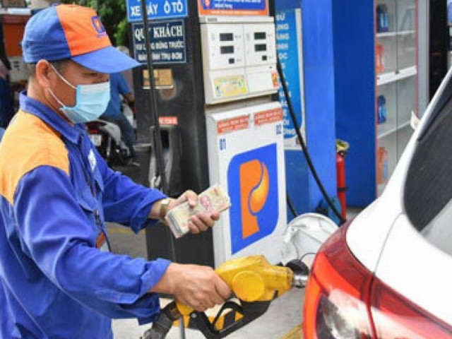 Tư vấn - Giá xăng cao hơn giá dầu: Chọn mua xe chạy dầu hay xăng?