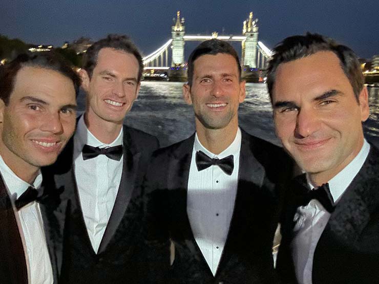 Thể thao - Federer trước trận tennis siêu "nóng": Bảnh bao chơi phố, mặc vest đánh bóng bàn