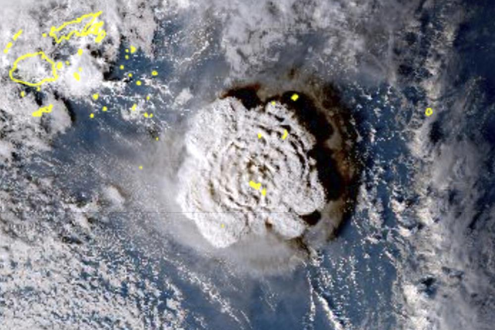 Ảnh chụp từ vệ tinh cho thấy mức độ khủng khiếp của vụ phun trào núi lửa Hunga Tonga-Hunga Ha'apai. Ảnh: AP