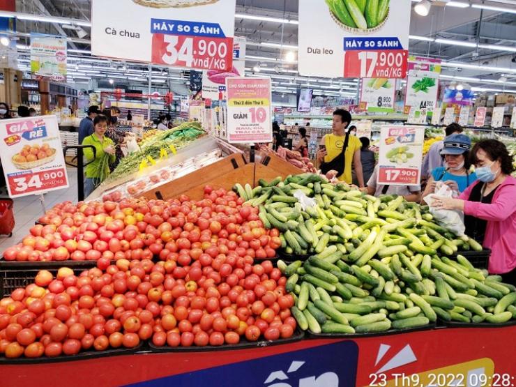 Thị trường - Tiêu dùng - Động thái của người tiêu dùng ra sao sau vụ rau sạch “dởm” tuồn vào siêu thị?