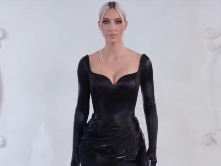 Thời trang - Những màn trình diễn ấn tượng nhất của khách mời trên sàn diễn thời trang