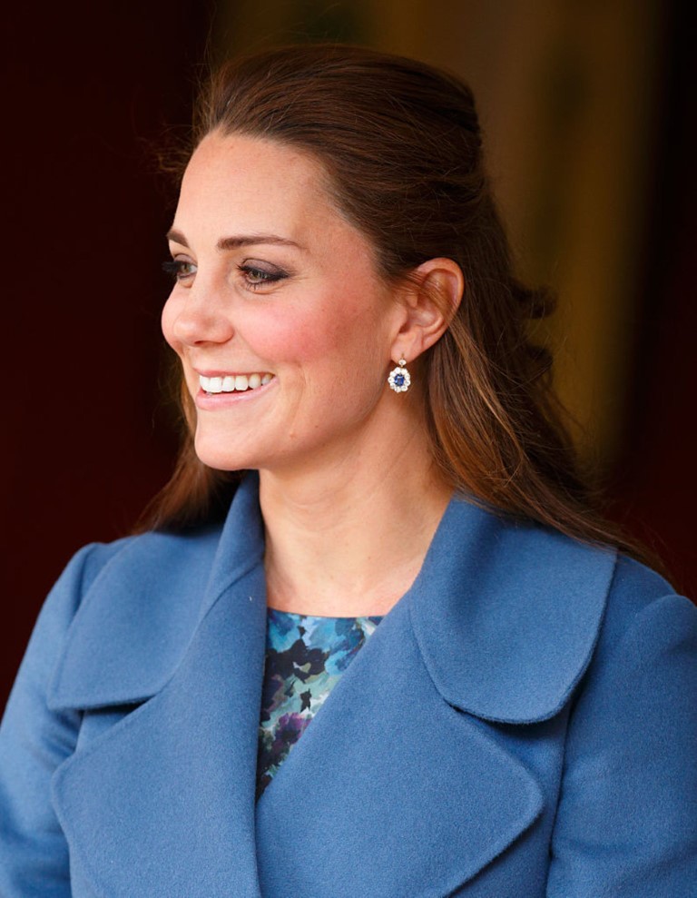 Những món đồ trang sức tạo nên phong cách hoàng gia của công nương Kate Middleton - 3