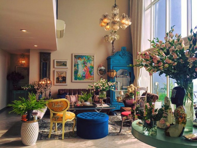Thiết kế đậm chất vintage nhờ sự kết hợp của những gam màu nổi bật bắt mắt.