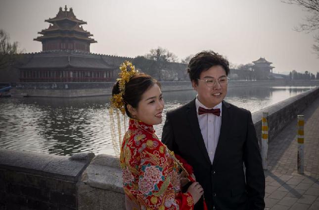 Nhiều cặp đôi trẻ Trung Quốc chọn lối sống không có con. (Ảnh: Getty)