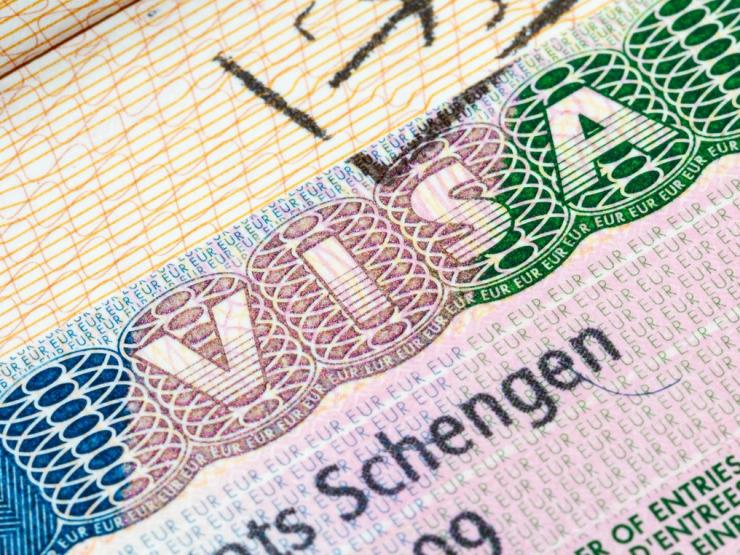 Thế giới - Quốc gia EU tuyên bố tiếp tục cấp "thị thực vàng" cho công dân Nga