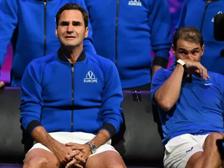 Federer khóc như mưa sau trận đấu giã từ tennis, Nadal cũng rơi lệ
