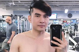Chàng thợ tiện ăn cơm độn "đổi đời" thành ngôi sao ca nhạc có 900 bài...