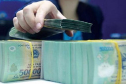 Kinh doanh - Nóng tuần qua: Ngân hàng nhà nước nâng lãi suất, tiền đồng Việt Nam sẽ mất giá bao nhiêu?