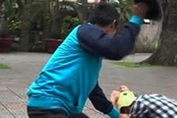 Pháp luật - Dùng mũ bảo hiểm đánh bạn dập não vì bực thái độ