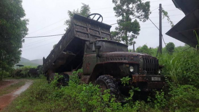 Gần chục ô tô, xe máy múc... bị “bỏ quên”, lâm cảnh mục nát tại cơ sở xử lý quặng sắt nằm giữa rừng tràm tại Thừa Thiên Huế