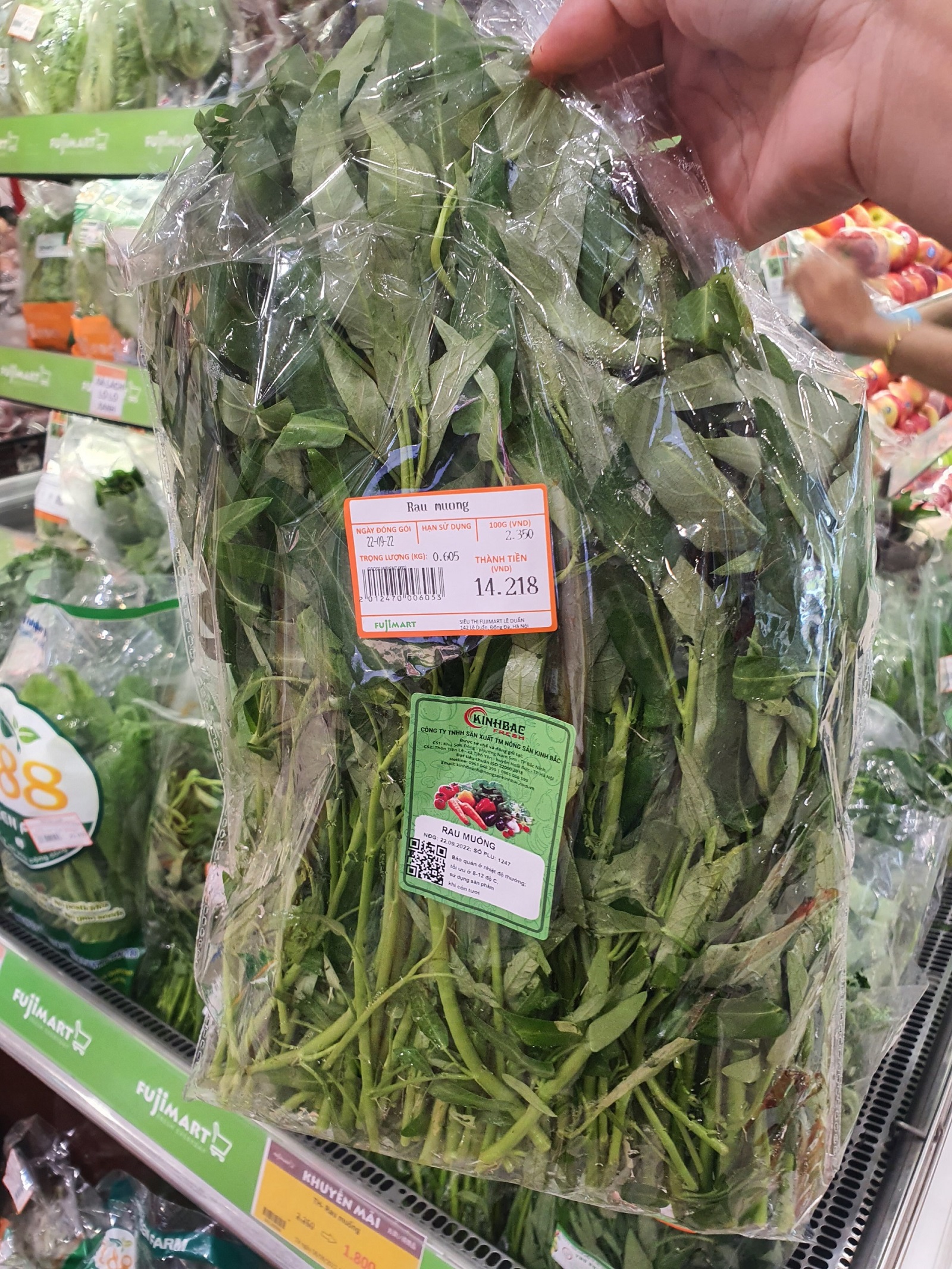 Nhu cầu mua rau xanh trong hệ thống siêu thị và cửa hàng thực phẩm sạch của người dân ngày càng lớn 