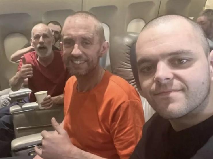 Thế giới - "Lính đánh thuê" Anh bị tuyên án tử kể về điều đặc biệt trong ngày được Nga trả tự do