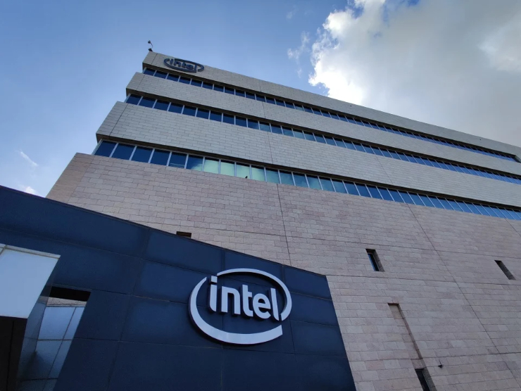 Đây là nơi đặt nhà máy Fab 28 của Intel, chịu trách nhiệm sản xuất các tấm wafer thành phẩm cho bộ xử lý Core thế hệ thứ 13 (Raptor Lake) sắp ra mắt.
