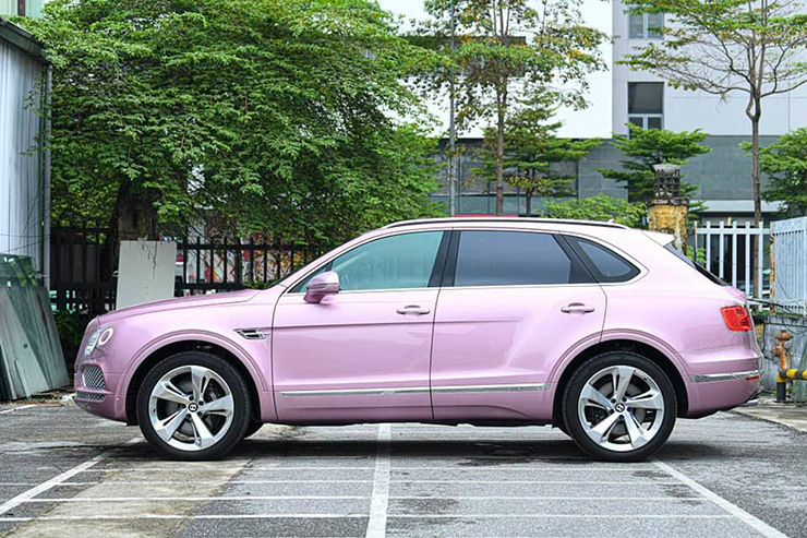 Hàng hiếm Bentley Bentayga màu Passion Pink tại Việt Nam được chào bán “giá rẻ” - 7