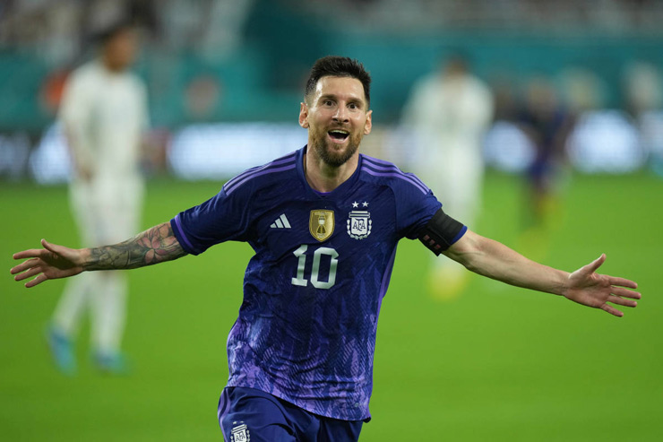 Lionel Messi lập cú đúp vào lưới ĐT Honduras giúp ĐT Argentina cán mốc 34 trận bất bại liên tiếp kể từ tháng 7 năm 2019