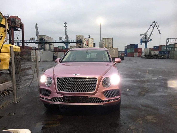 Hàng hiếm Bentley Bentayga màu Passion Pink tại Việt Nam được chào bán “giá rẻ” - 3