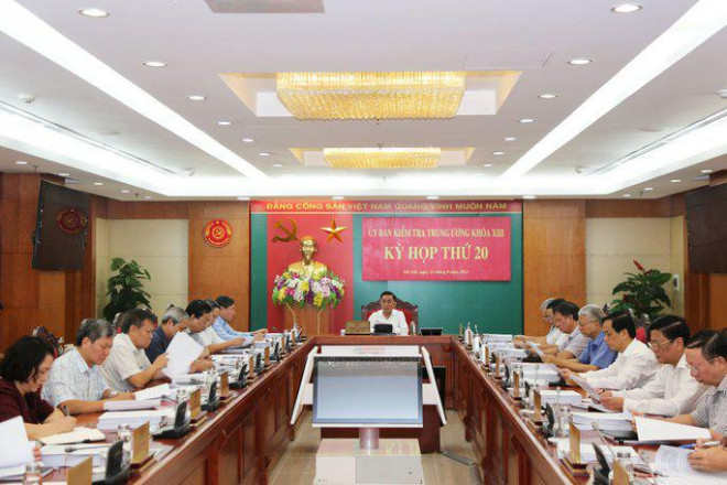 Ông Trần Cẩm Tú, Ủy viên Bộ Chính trị, Bí thư Trung ương Đảng, Chủ nhiệm Ủy ban Kiểm tra Trung ương chủ trì Kỳ họp thứ 20 - Ảnh: UBKTTƯ