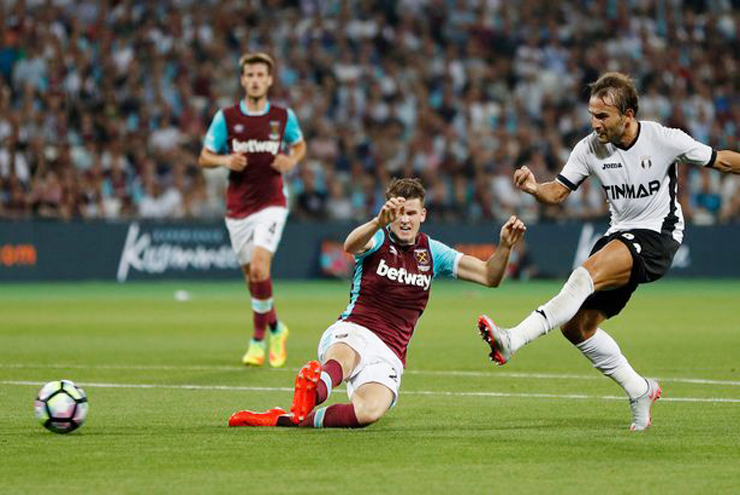 Ngã ngửa "đội từng thắng West Ham" nay thua 0-19, thủng lưới 48 bàn/5 trận