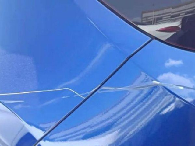 Bạn trẻ - Cuộc sống - Ô tô bỗng bị xước hai vết dài, chủ xe bắt đền theo cách có 1-0-2