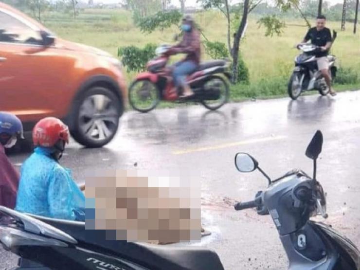 Tin tức trong ngày - Xe ôtô lấn làn tông người phụ nữ mang thai 7 tháng tử vong