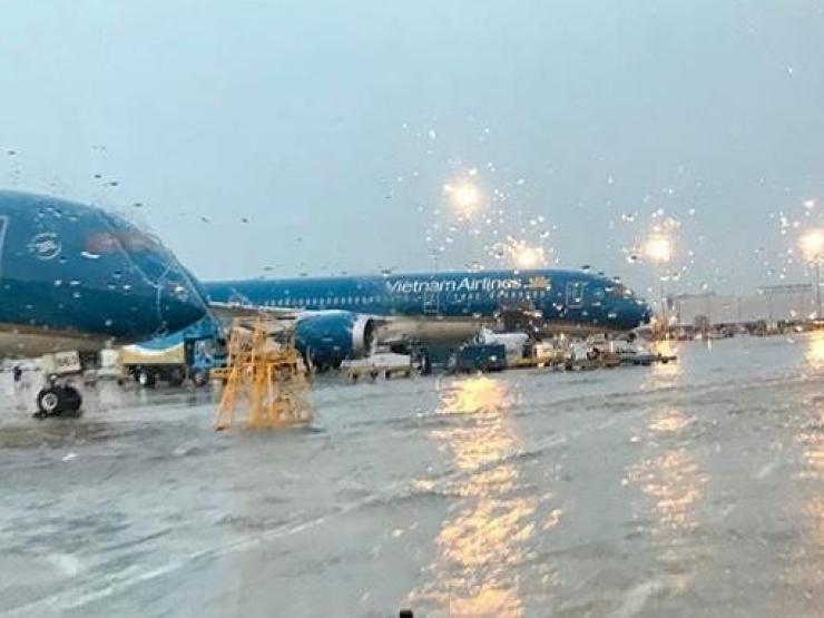 Tin tức trong ngày - Bão số 4 Noru nhắm thẳng vào Trung Bộ, tạm dừng khai thác 5 sân bay