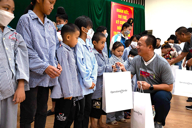 AVAKids tiếp tục hành trình tìm lại nụ cười cho gần 80 trẻ hở hàm ếch tại Sơn La - 4