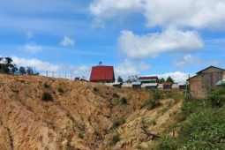 Tin tức trong ngày - Kon Tum: Động đất 3.2 độ ngay trước khi bão Noru đổ bộ