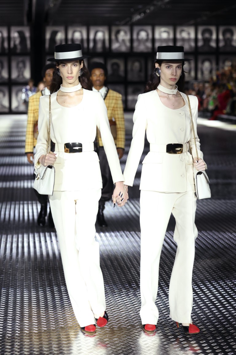 Alessandro Michele đưa thế giới song sinh kỳ ảo vào bộ sưu tập mới nhất - 15