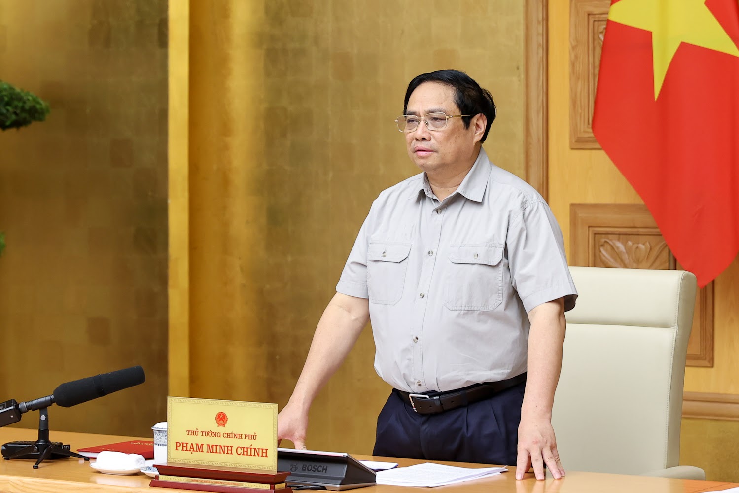 Thủ tướng Phạm Minh Chính triệu tập họp khẩn ứng phó với bão số 4. Ảnh: VGP/Nhật Bắc