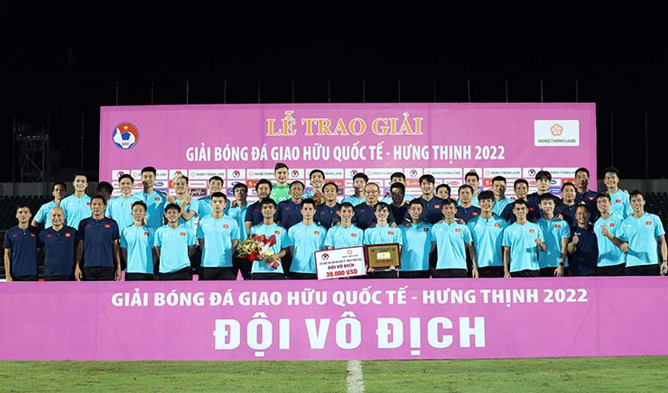 Toàn bộ các thành viên ĐT Việt Nam chụp ảnh lưu niệm trước khi kết thúc đợt tập trung tháng 9/2022, các học trò của ông Park tiếp tục trở về CLB để thi đấu ở V-League 2022