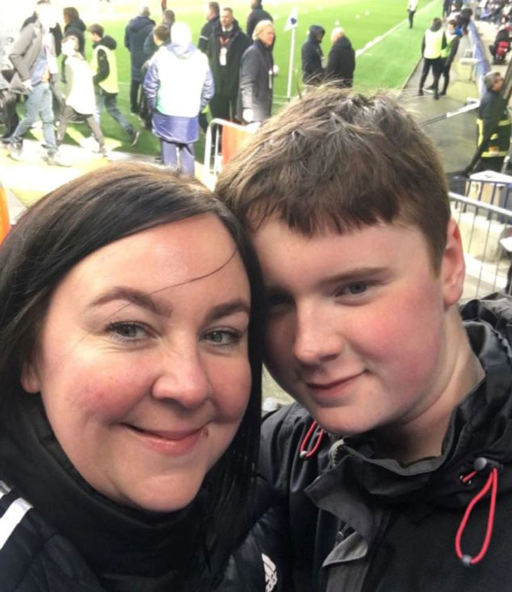 Sarah Kelly lại lên án Ronaldo để bảo vệ quyền lợi cho con trai mình, Jacob Harding
