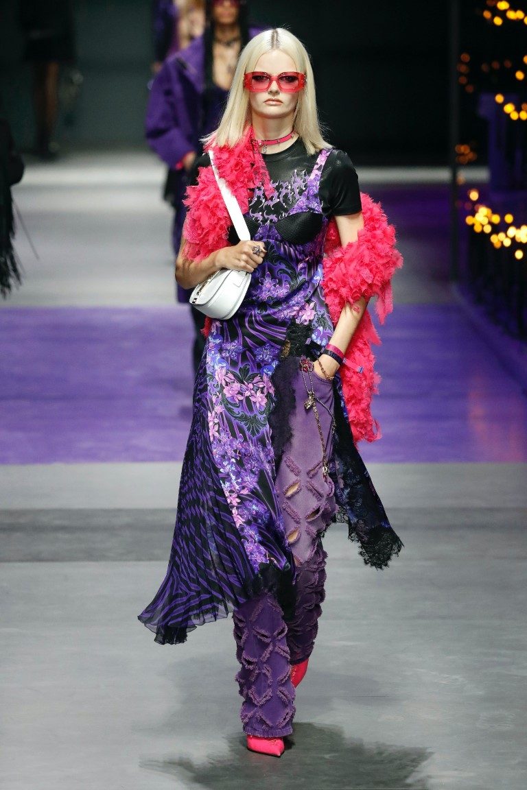 Versace bước khỏi vùng an toàn với bộ sưu tập mới của Donatella - 6