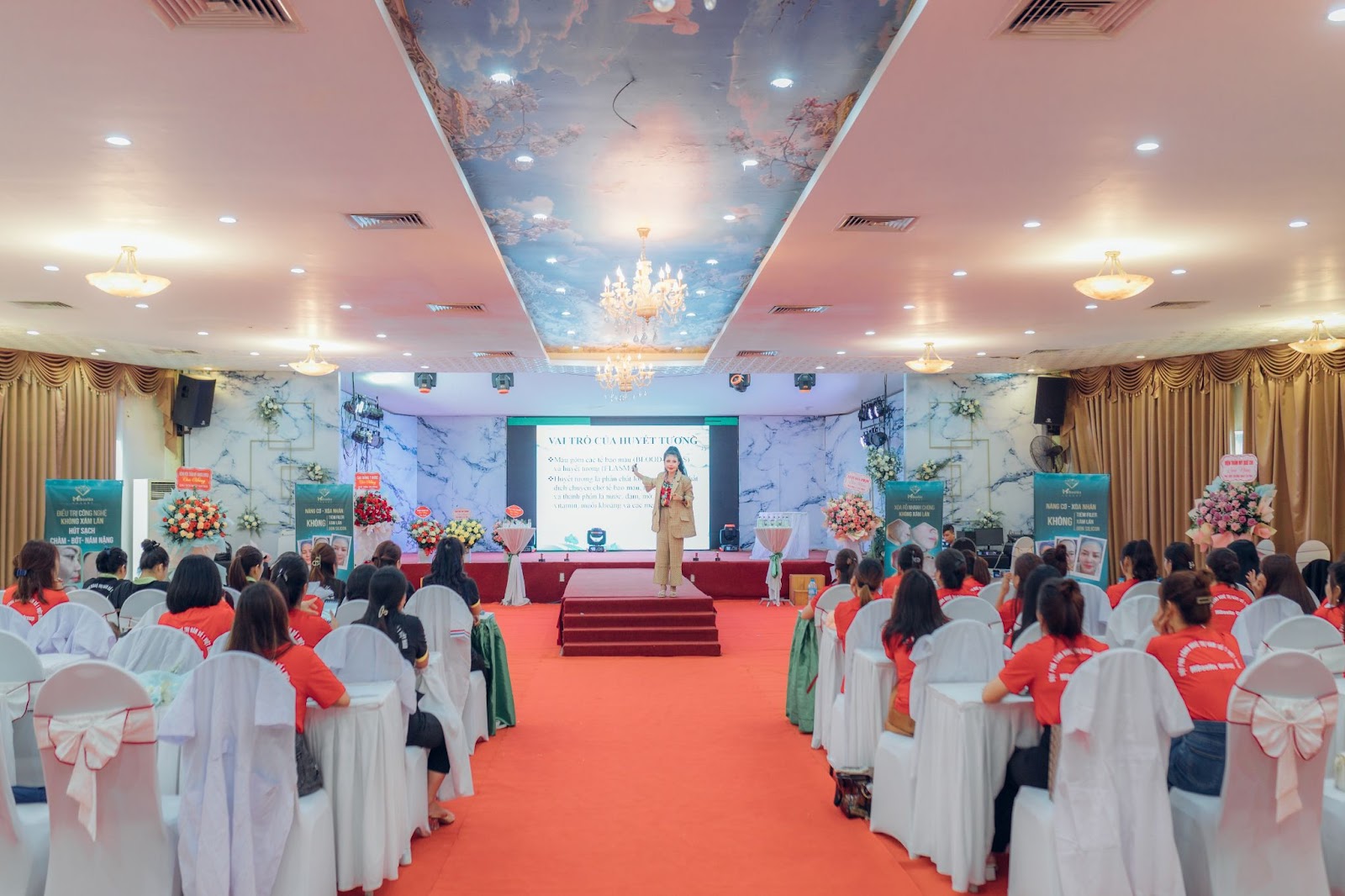 CEO Nhất Chi Mai trong sự kiện chuyển giao công nghệ mới của MBEENO Group