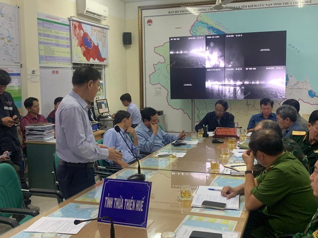 Phó Thủ tướng Lê Văn Thành chủ trì cuộc họp của Ban Chỉ đạo tiền phương ứng phó bão số 4, lúc 0 giờ ngày 28-9 (Ảnh:VGP/Đức Tuân)