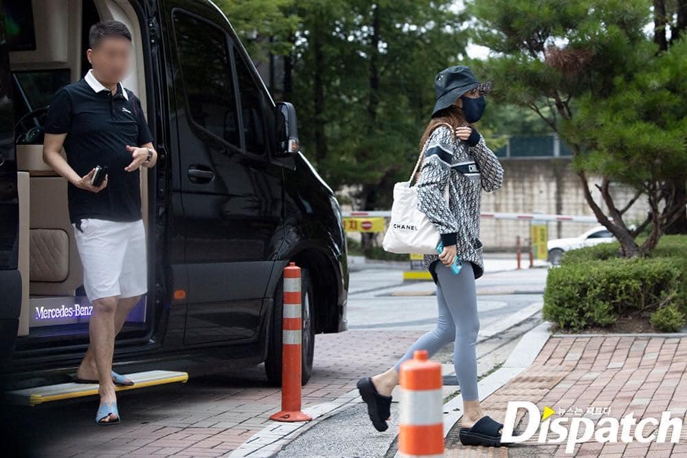 Dispatch tung loạt ảnh về cuộc gặp gỡ giữa Park Min Young và&nbsp;CEO Kang Jong Hyun