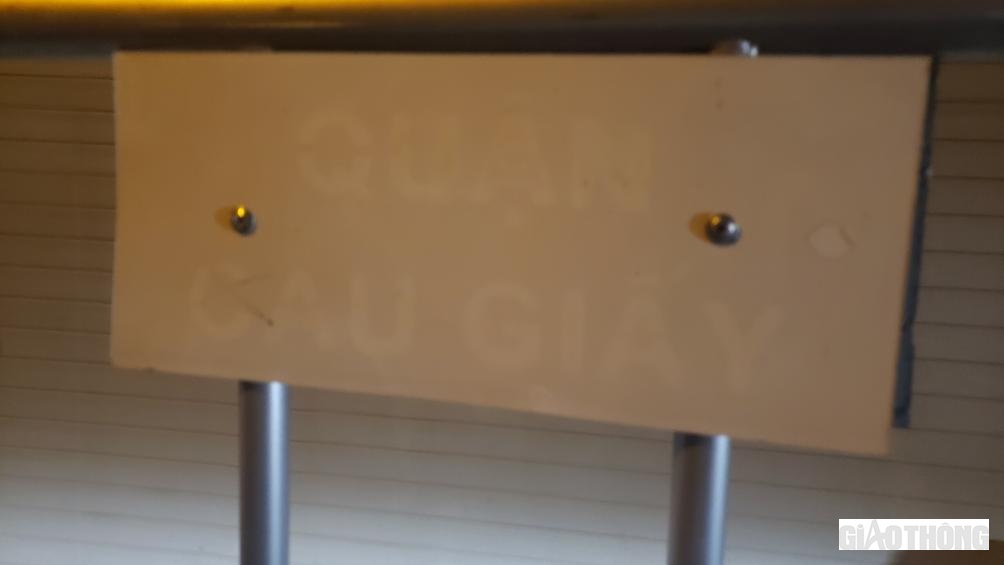 Quận Cầu Giấy đặt biển cảnh báo để ngăn chặn quán karaoke không đảm bảo PCCC và các điều kiện khác có thể hoạt động "chui"