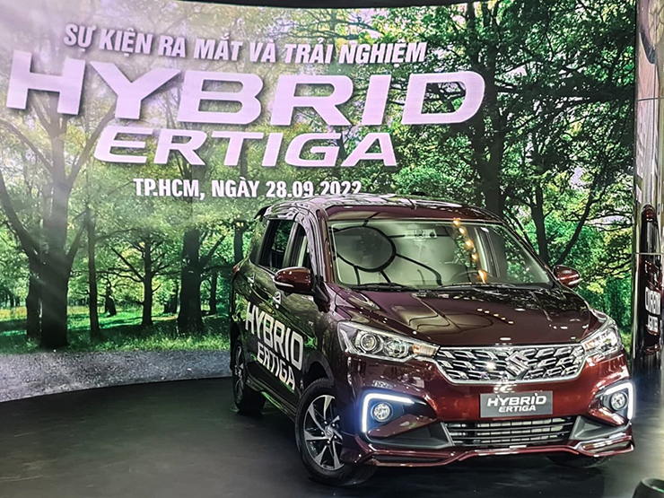 Tin tức ô tô - Suzuki Ertiga Hybrid ra mắt khách hàng Việt, giá bán từ 539 triệu đồng