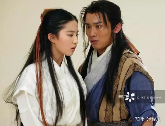 Nhiếp Viễn trong buổi casting Thần điêu đại hiệp 2006 cùng Lưu Diệc Phi. Ảnh: Sina.