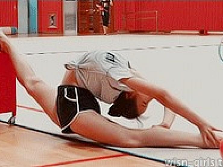 Làm đẹp - Kiều nữ Hàn Quốc khiến người nhìn "mắt tròn mắt dẹt" khi xoạc chân thẳng như đường kẻ