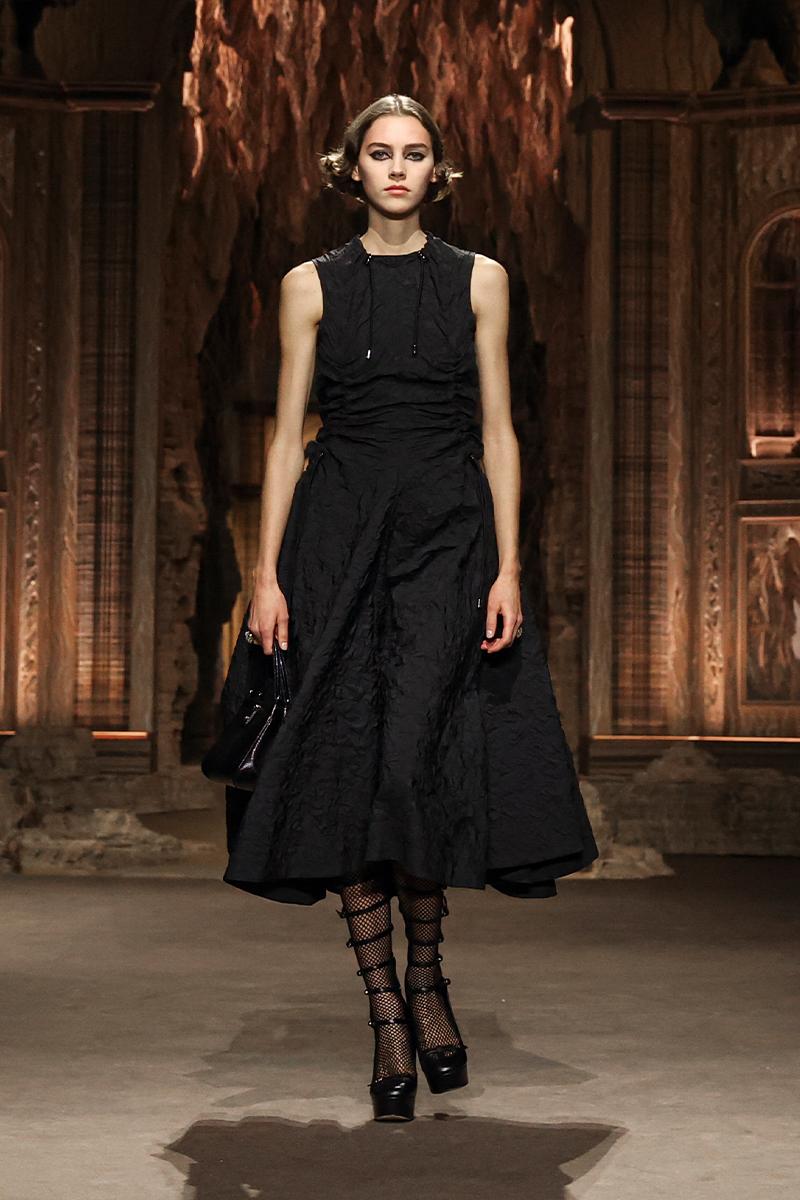 "Nín thở" vì một Dior quá trầm bổng, lộng lẫy với bộ sưu tập mới nhất - 19