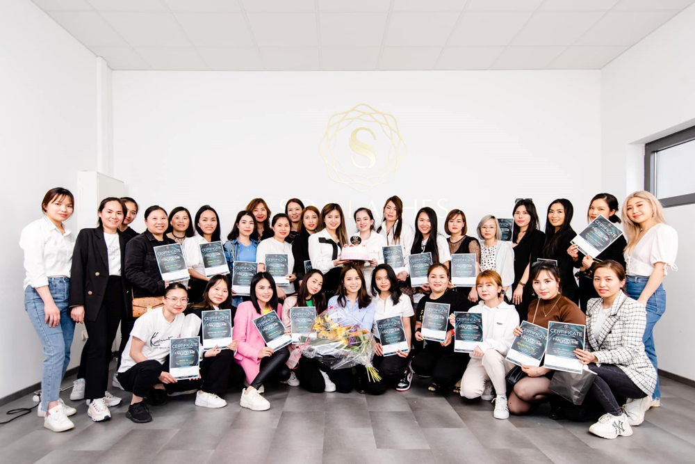 Master Soa Nguyễn cùng các học viên của mình