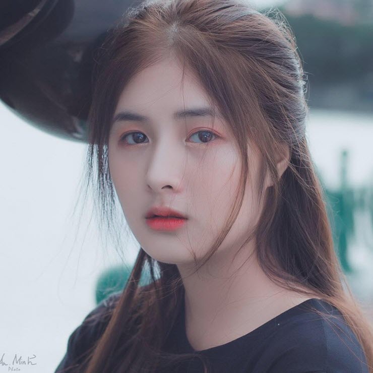 Gương mặt xinh đẹp như nàng thơ của Quỳnh Alee.