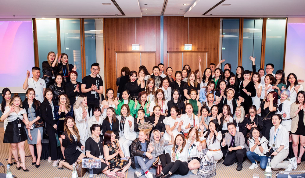 Ban tổ chức, các master và toàn bộ khách mời chụp hình lưu niệm