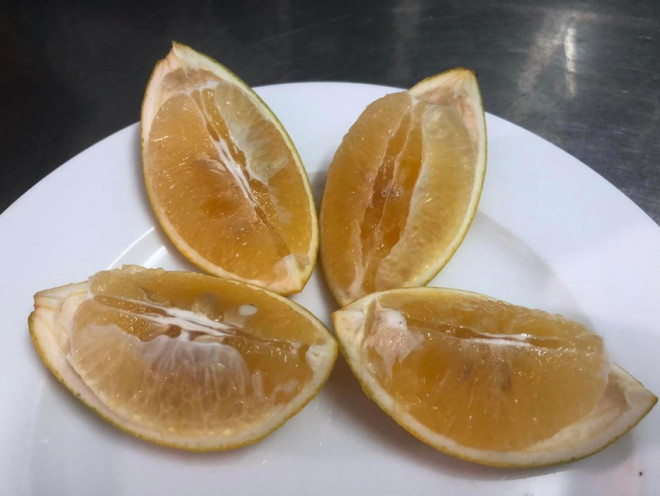 Ăn cam mỗi ngày sẽ giúp bạn đẩy lùi quá trình mất collagen trong cơ thể. ẢNH: NGUYÊN HÀ